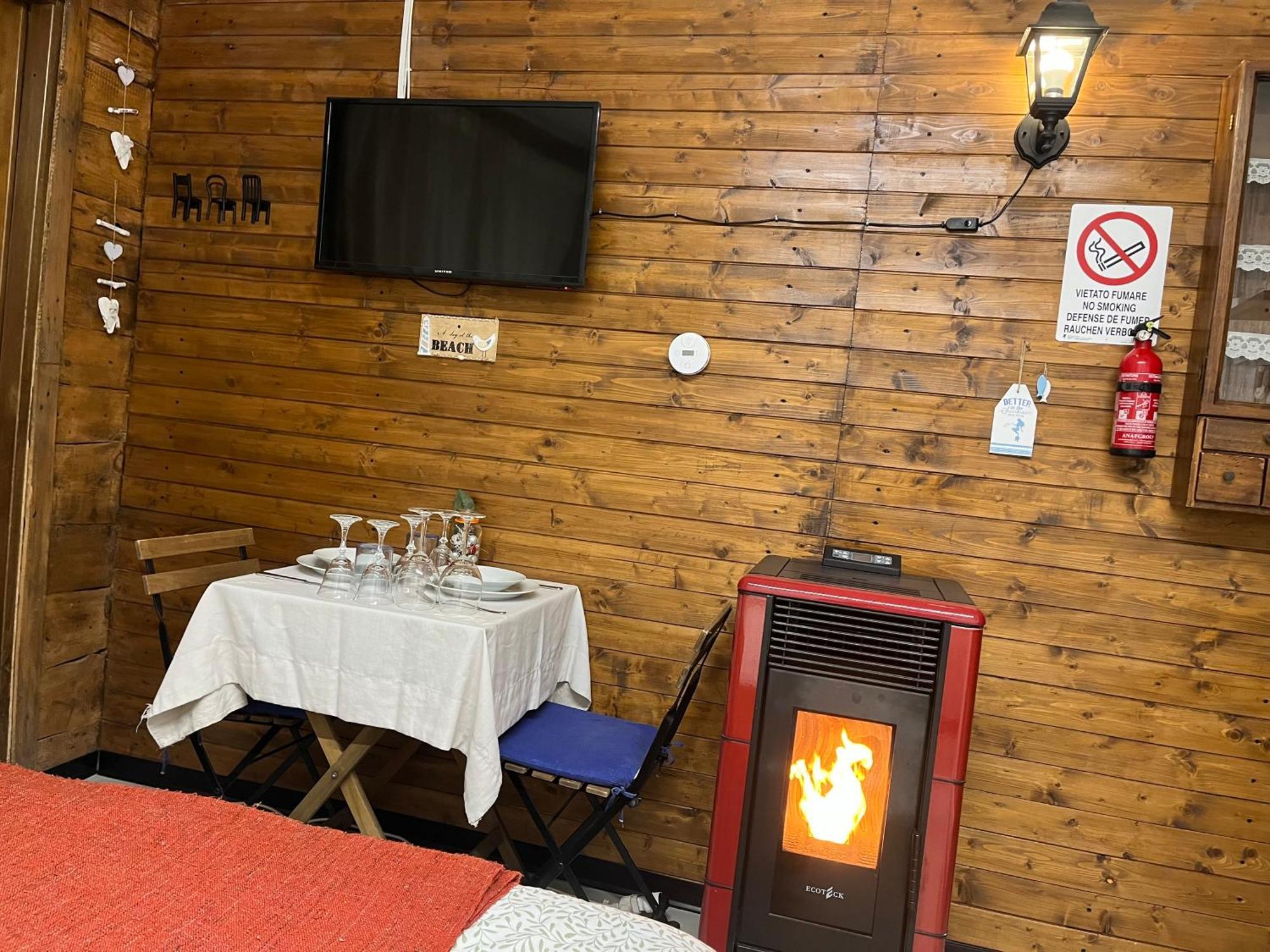 Lo Chalet Del Relax Carrara Esterno foto